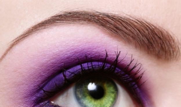 Makeup for green eyes - photos, tutorials, application tips